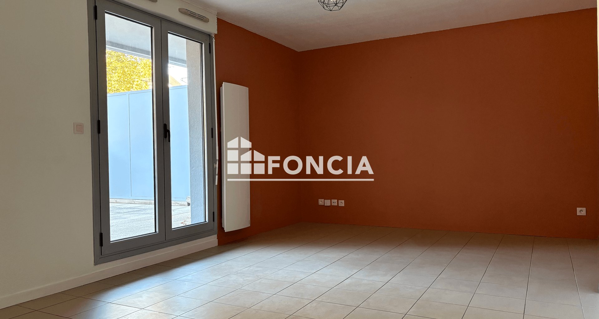 Appartement à louer, 2m², Oloron-Sainte-Marie