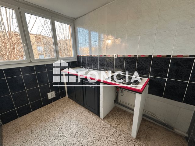 Appartement à louer, 44m², Marignane