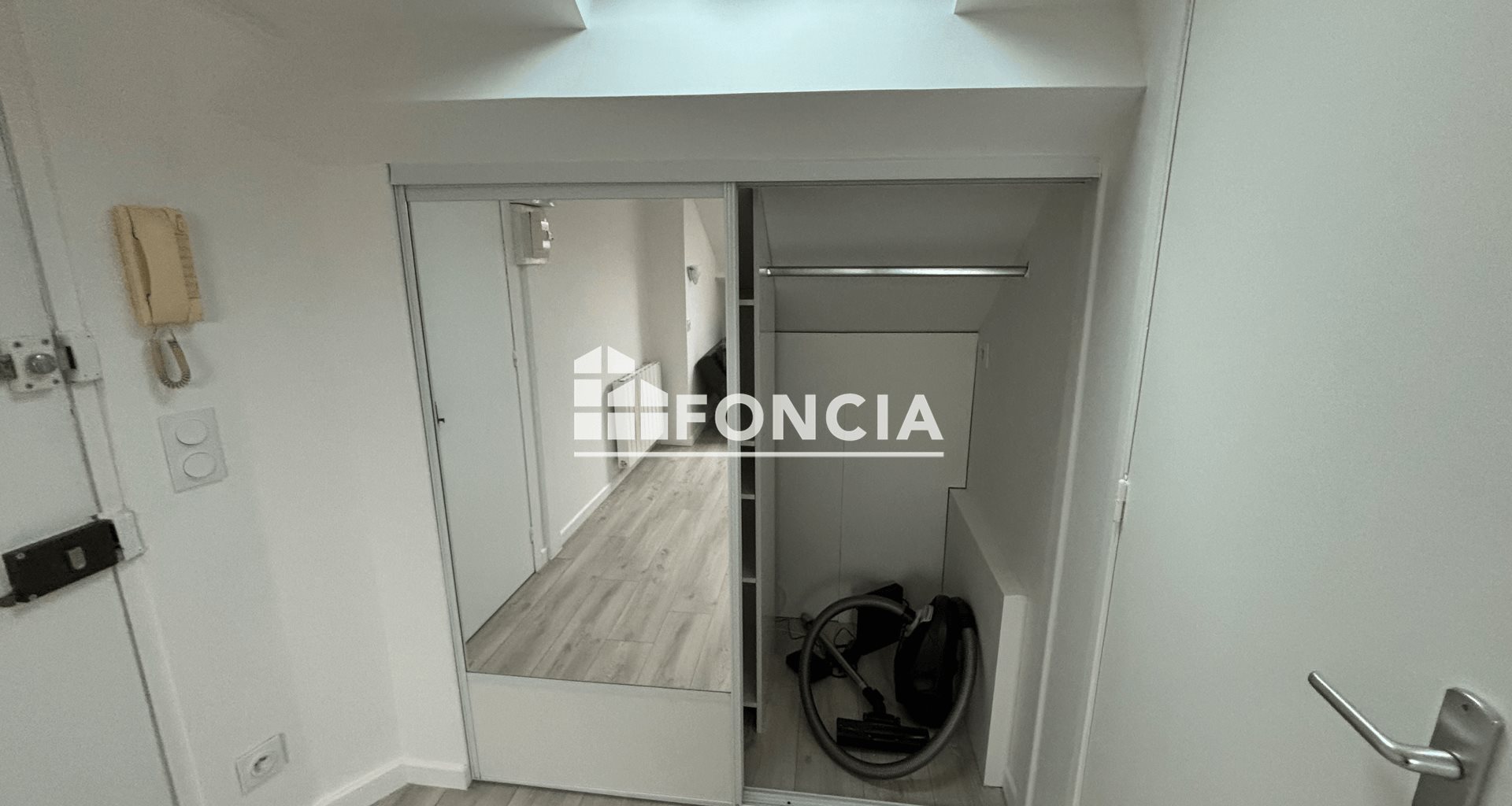 Appartement à louer, 13m², Issy-les-Moulineaux