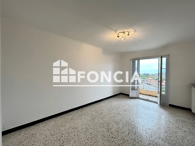 Appartement à louer, 61m², Antibes