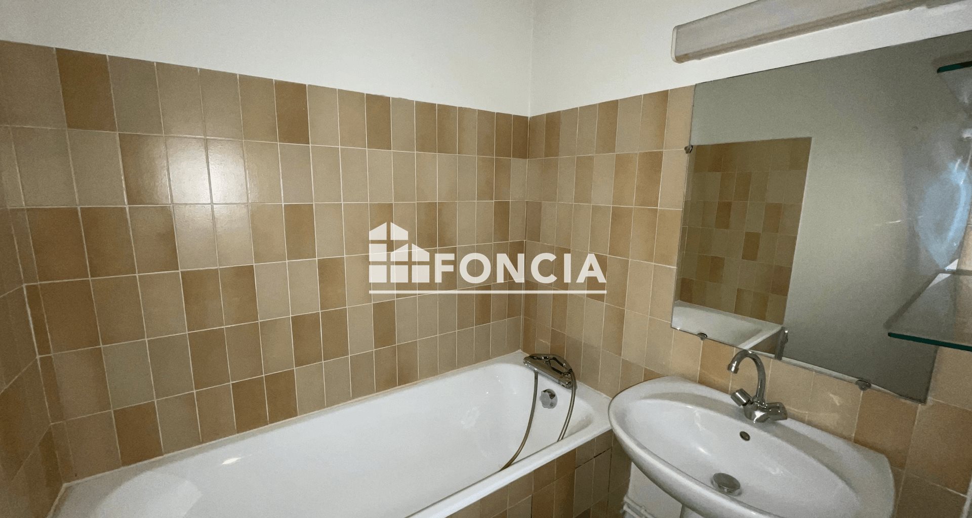 Appartement à louer, 99m², Écully