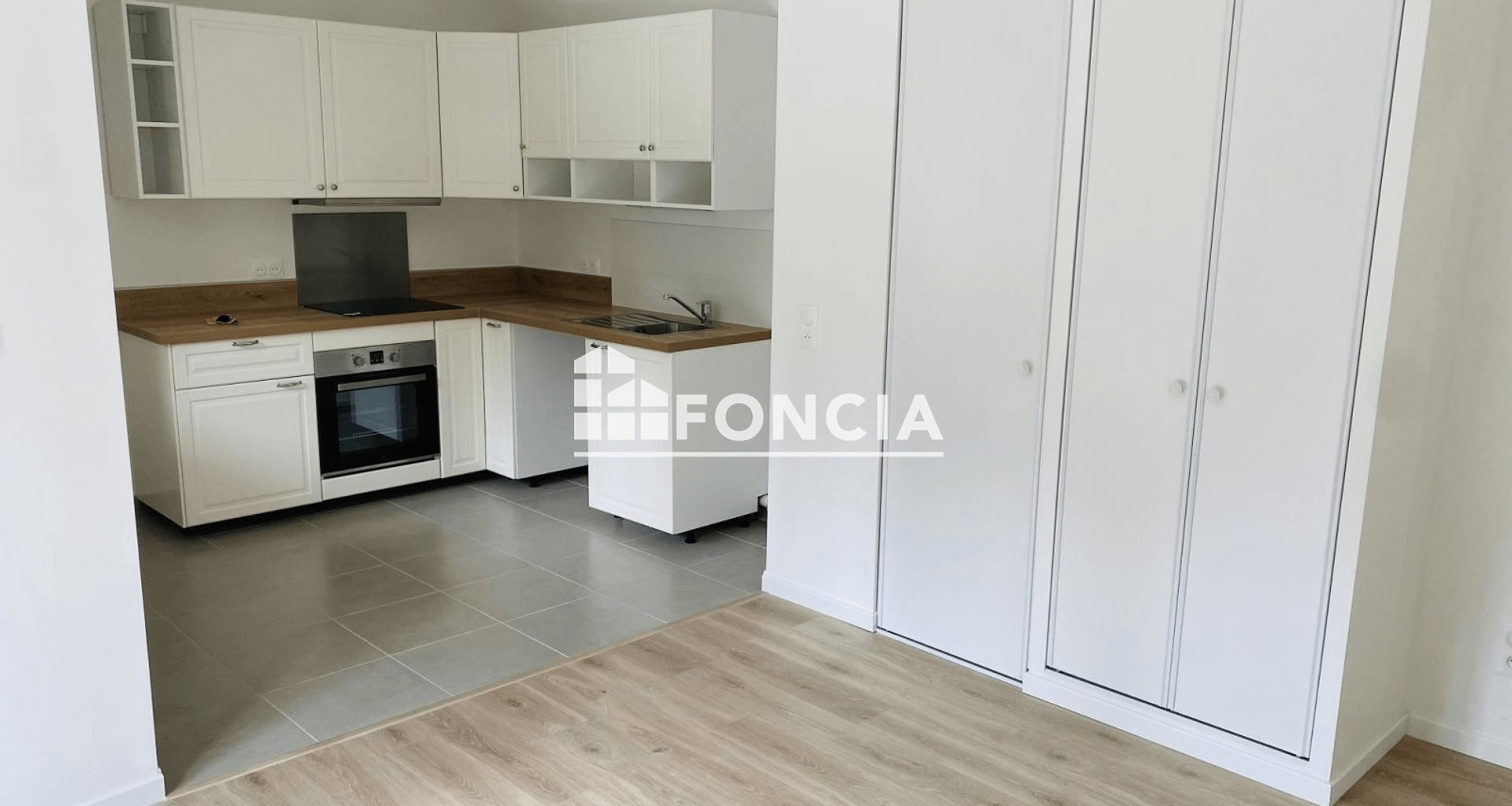 Appartement à louer, 44m², Massy
