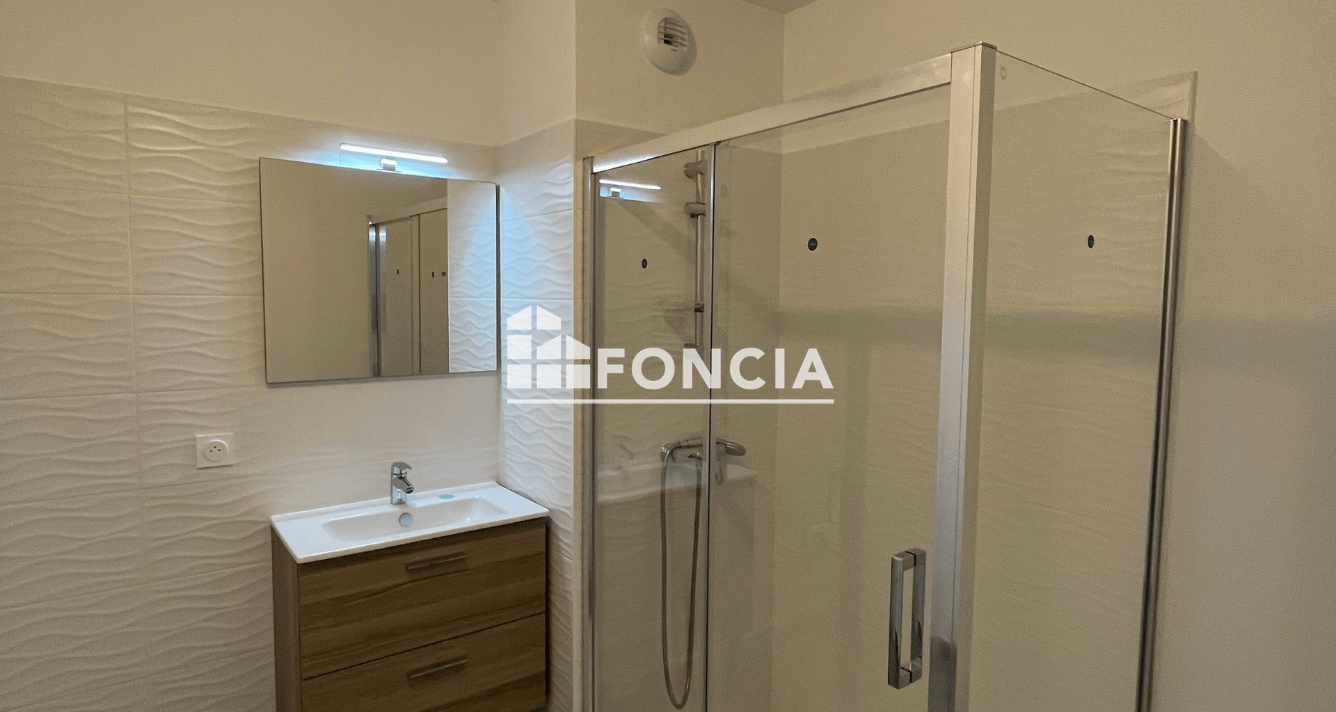 Appartement à louer, 57m², Monteux