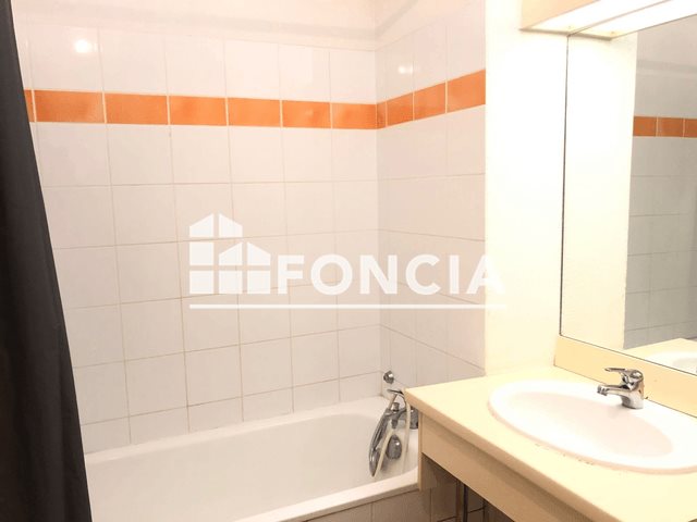 Appartement à louer, 37m², Nîmes