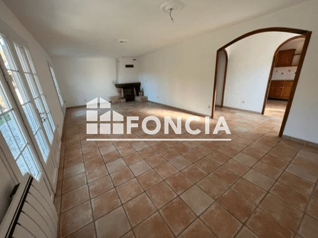 Maison à louer, 103m², Eyguières