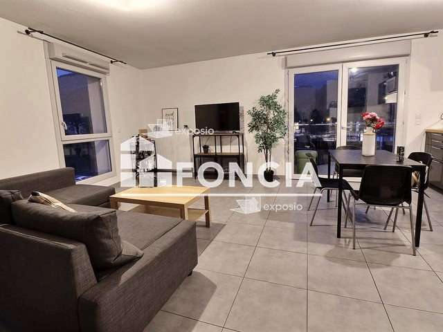 Appartement à louer, 66m², Gières