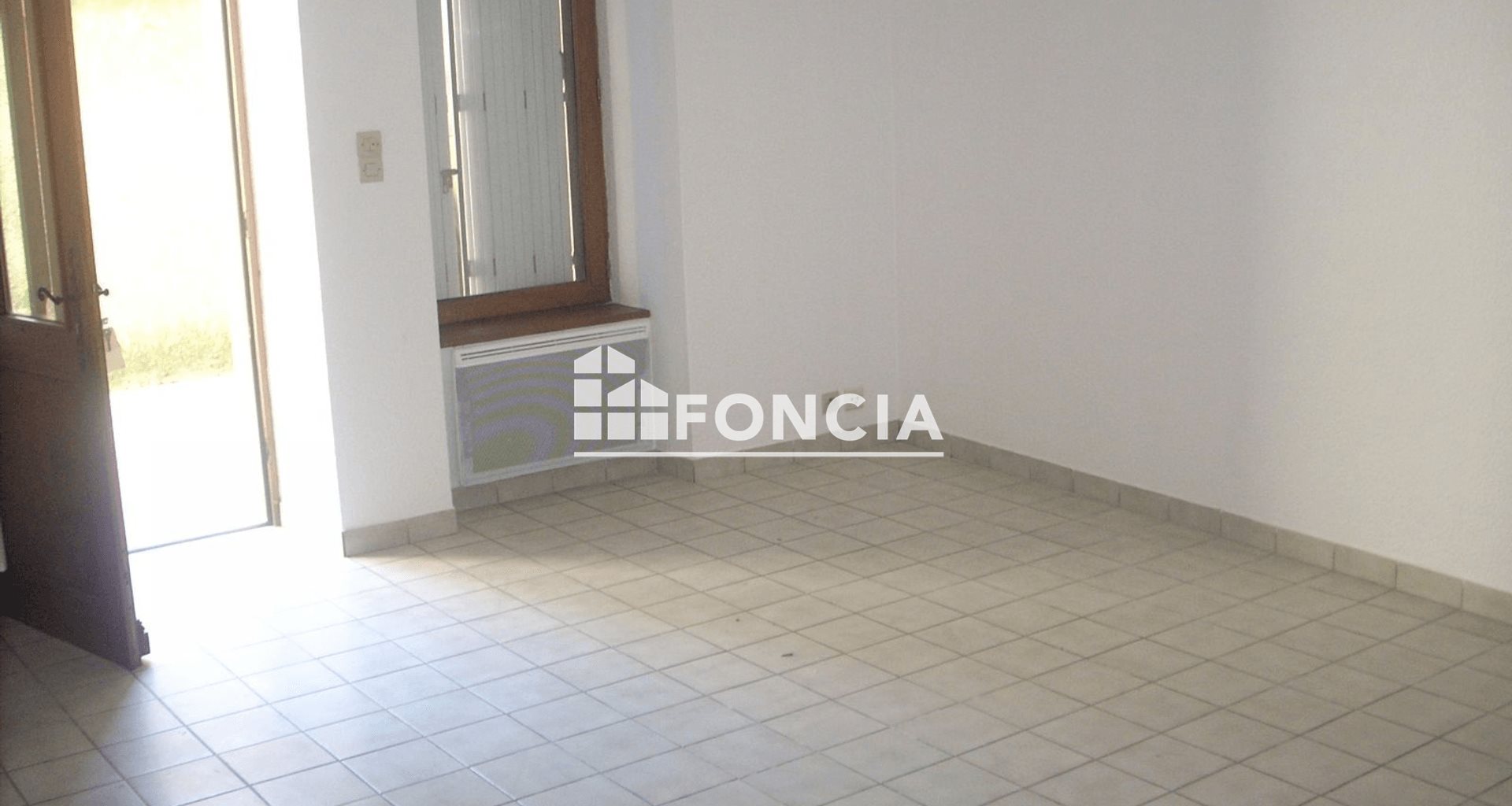 Maison à louer, 74m², Cornas