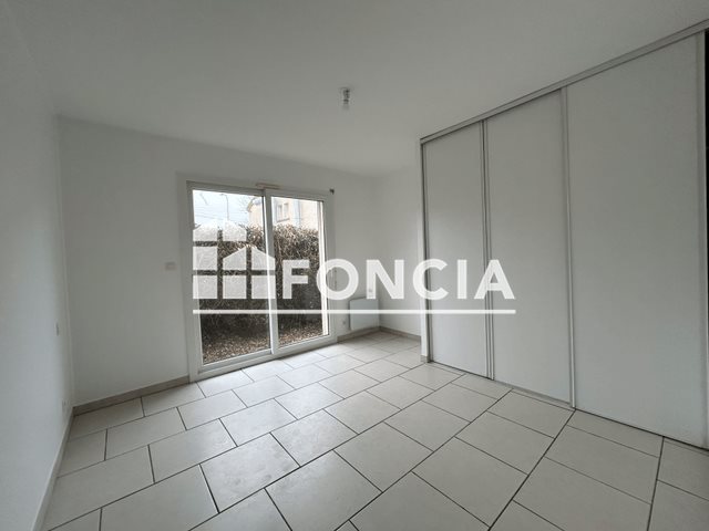 Appartement à louer, 43m², Saint-Juéry