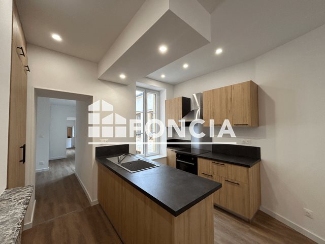 Appartement à louer, 97m², Charleville-Mézières