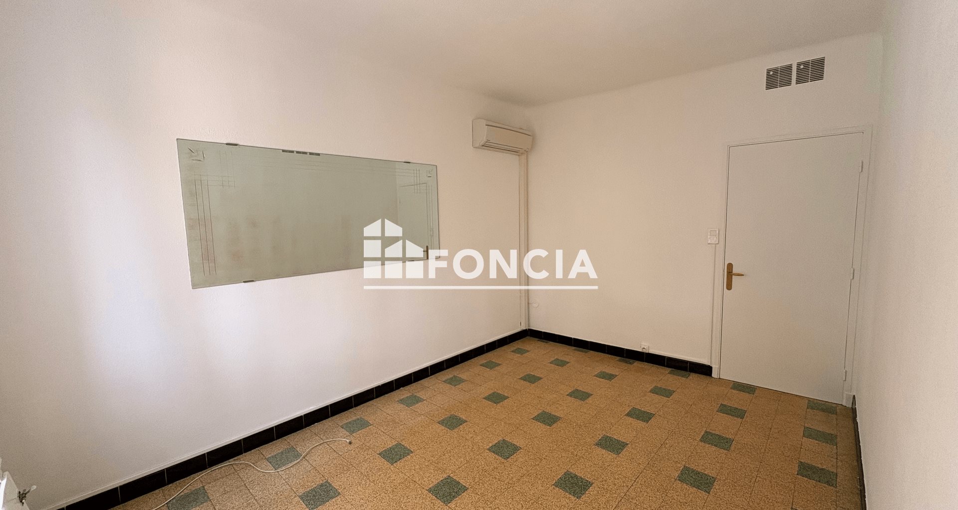 Appartement à louer, 58m², Saint-Julien-de-Peyrolas