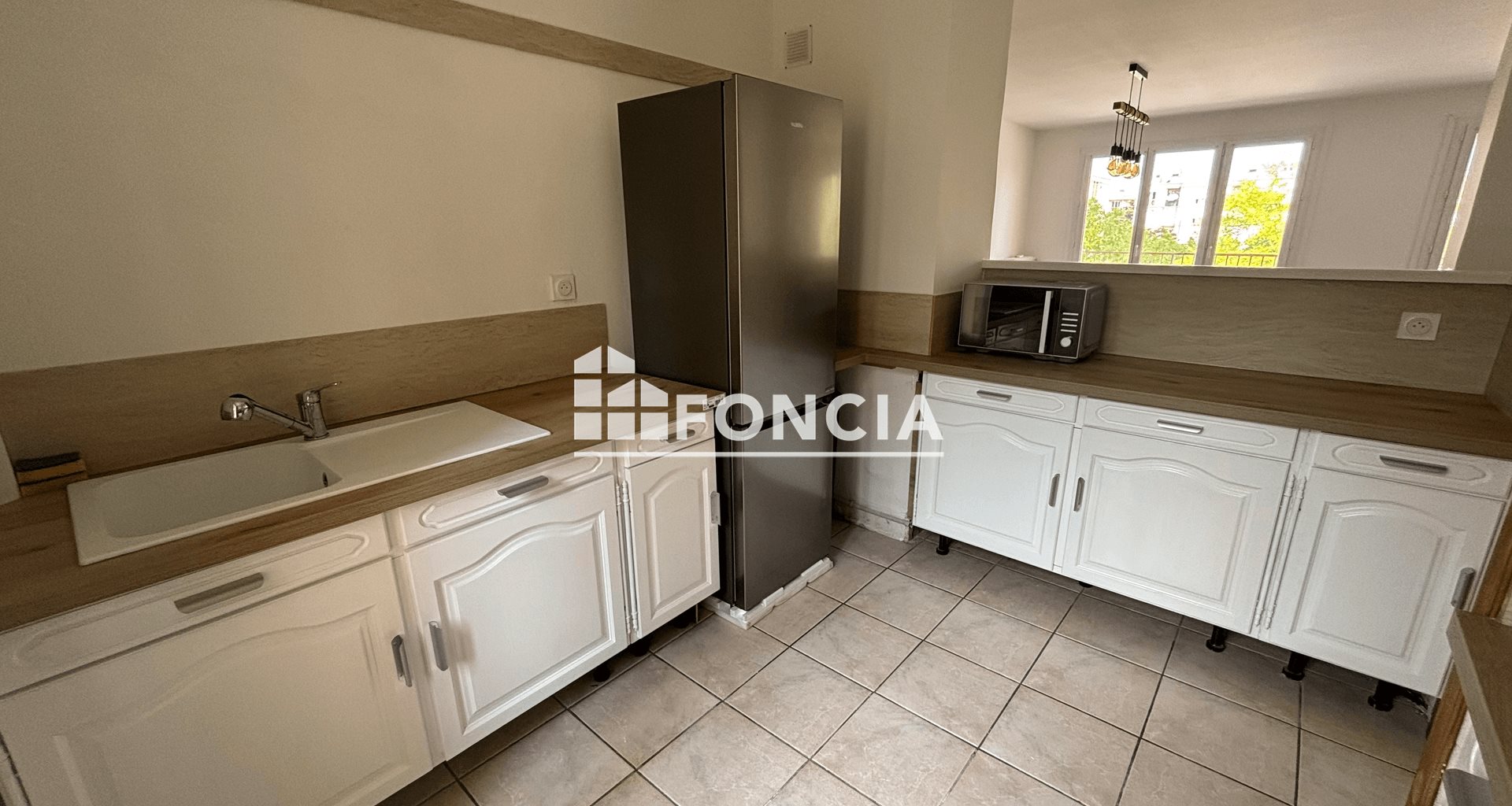Appartement à louer, 68m², Bourg-Saint-Andéol