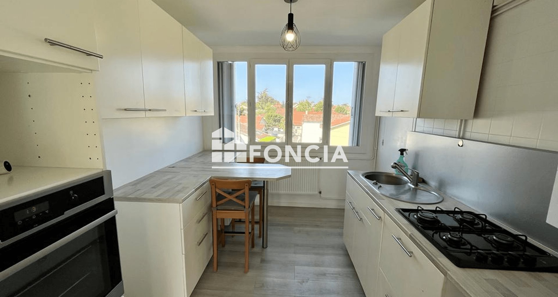 Appartement à louer, 74m², Décines-Charpieu