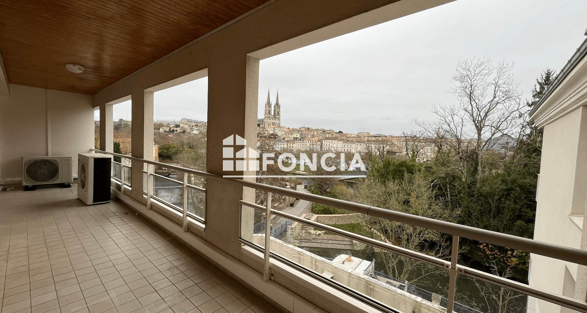 Appartement à louer, 161m², Niort