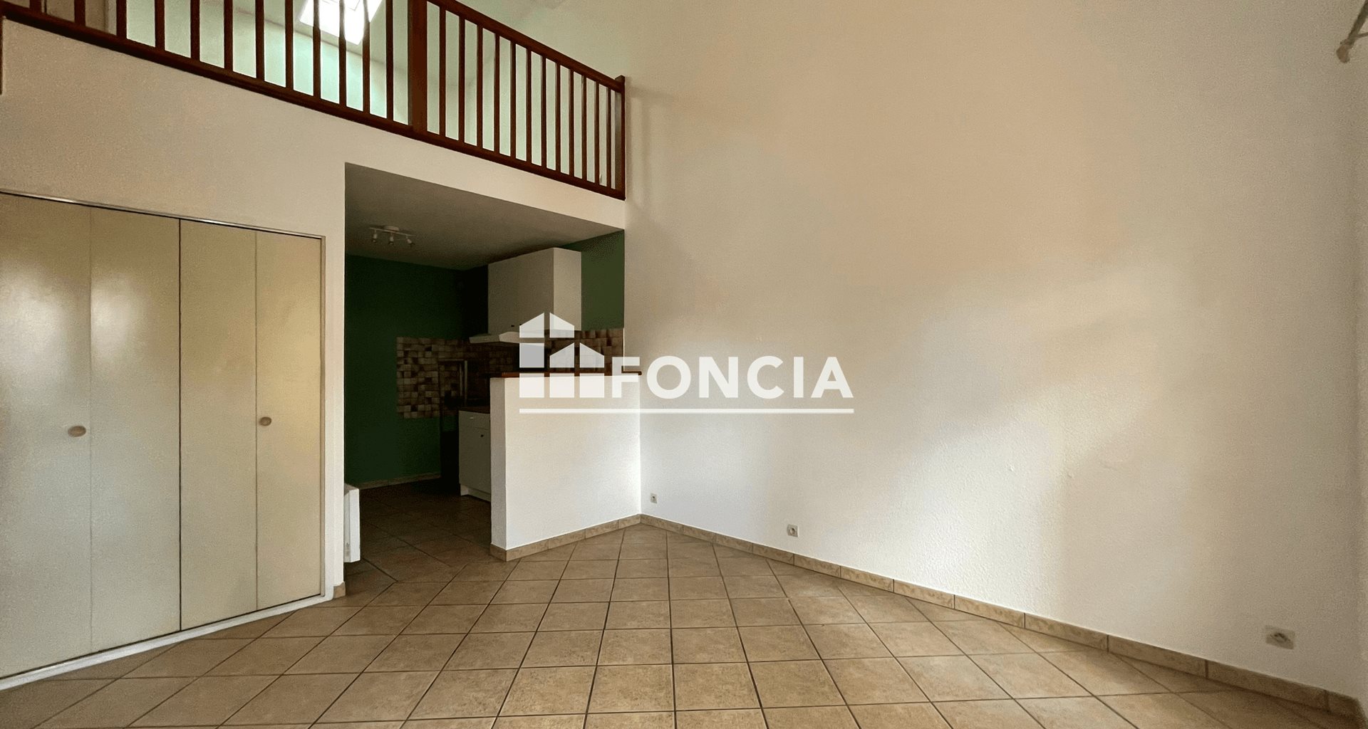 Maison à louer, 40m², Orange