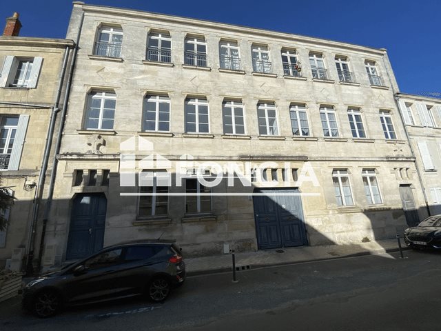 Appartement à louer, 61m², Rochefort