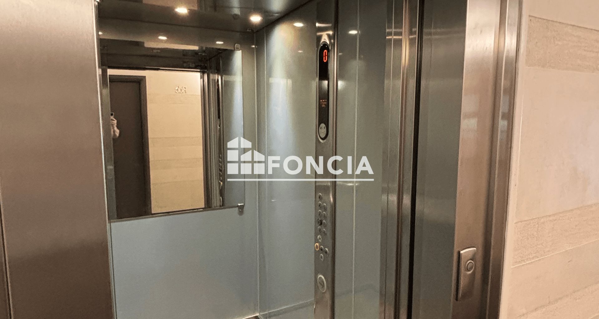 Appartement à louer, 102m², Courbevoie