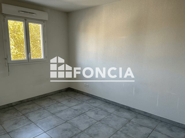 Appartement à louer, 40m², La Crau