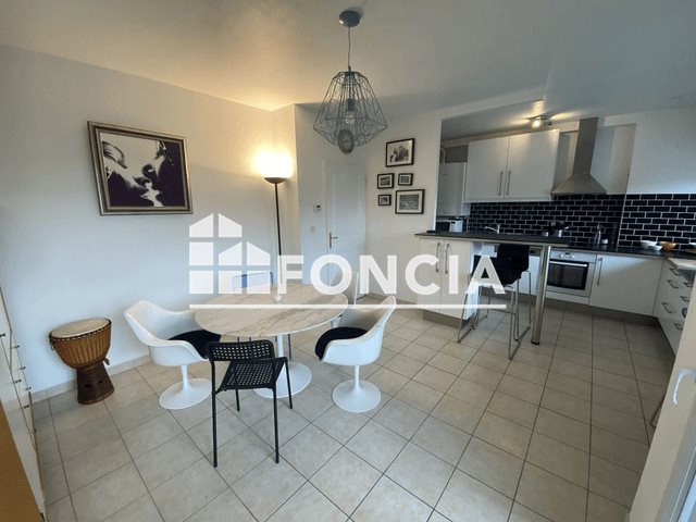 Appartement à louer, 77m², Evian-les-Bains