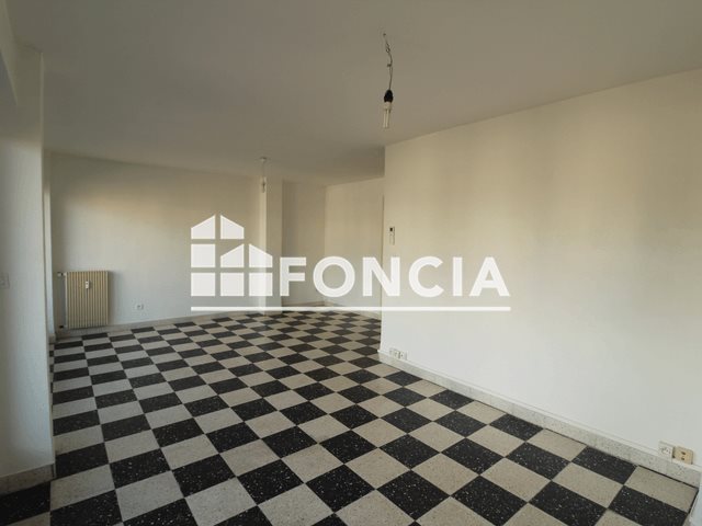 Appartement à louer, 78m², Nîmes