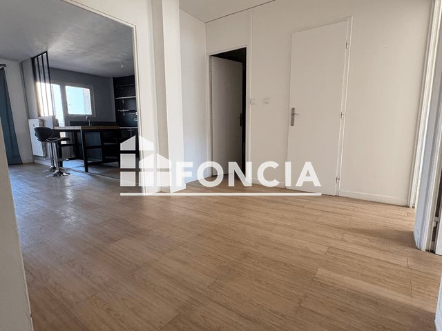 Appartement à louer, 81m², Les Abymes
