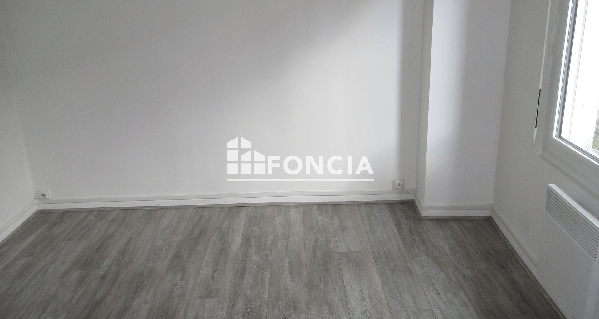 Appartement à louer, 17m², Etampes