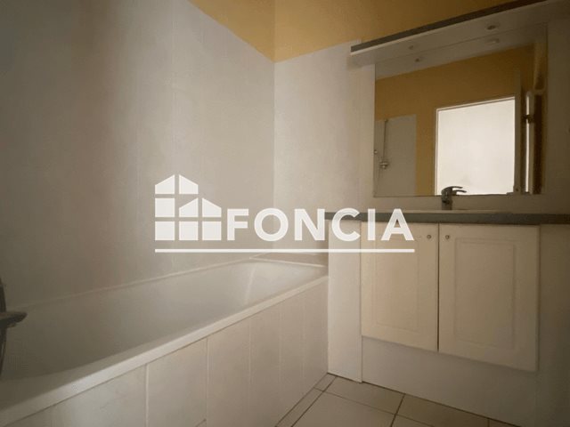 Appartement à louer, 48m², Lons