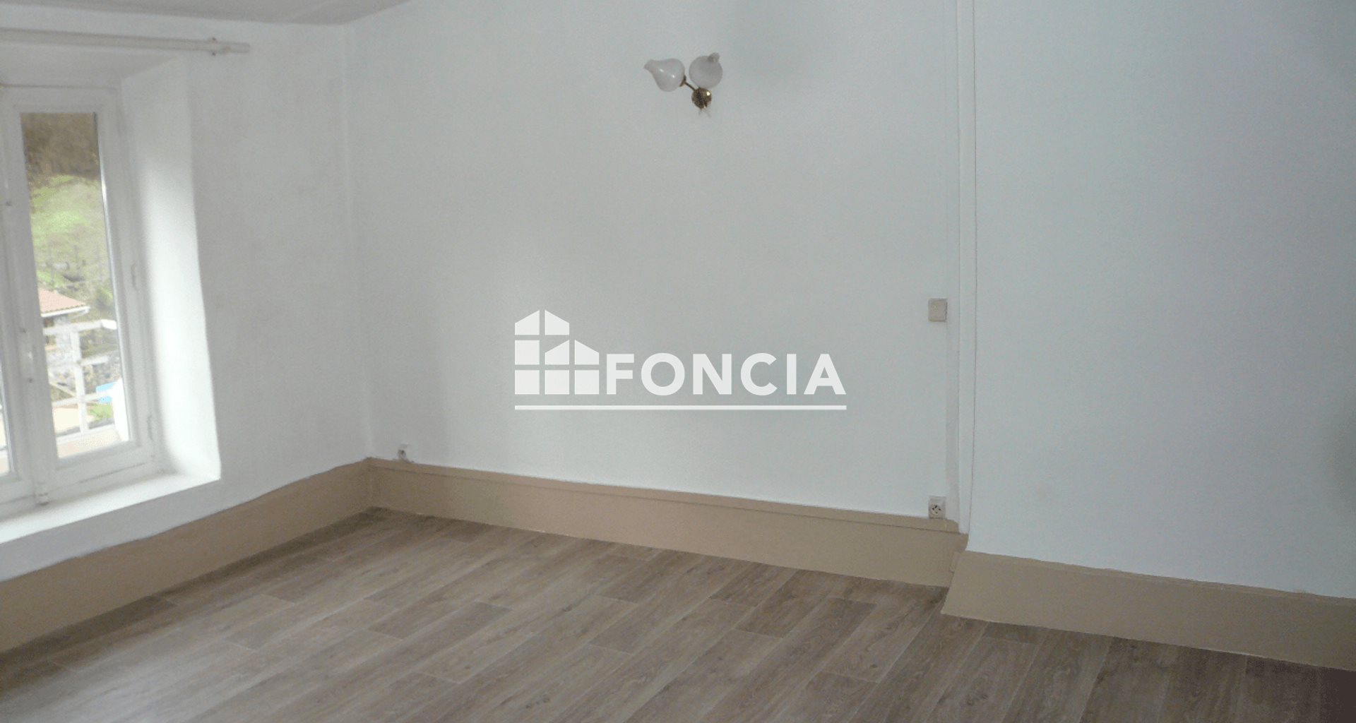 Appartement à louer, 57m², Sain-Bel