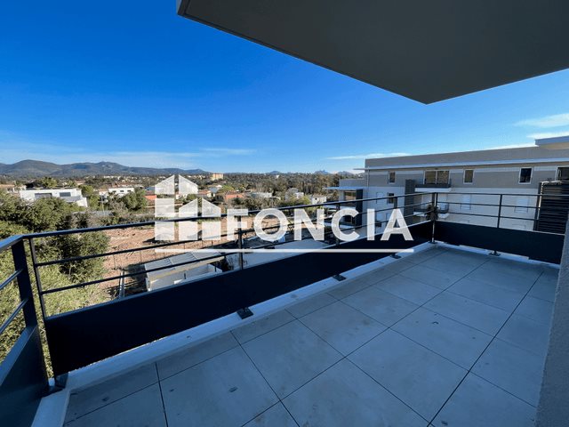 Appartement à louer, 59m², Fréjus