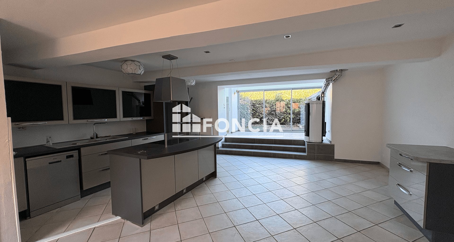 Maison à louer, 80m², Villieu-Loyes-Mollon