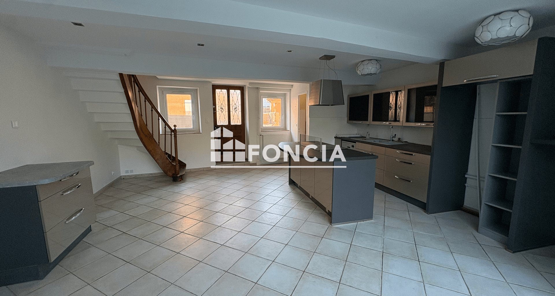 Maison à louer, 80m², Villieu-Loyes-Mollon