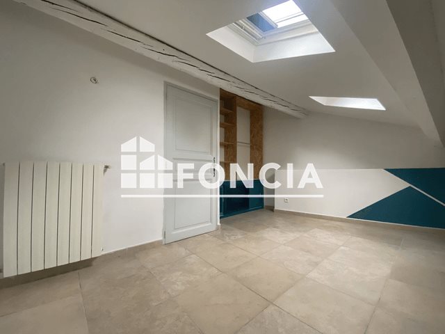 Appartement à louer, 77m², Uzès