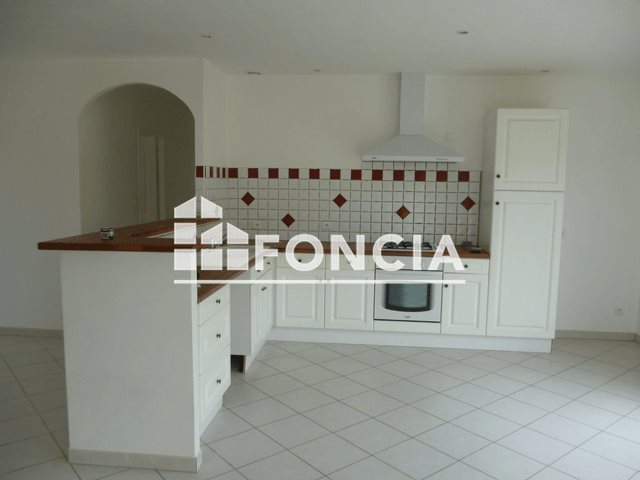 Maison à louer, 120m², Alairac
