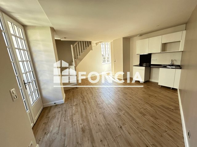 Appartement à louer, 49m², Saintes