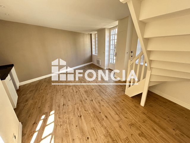 Appartement à louer, 49m², Saintes