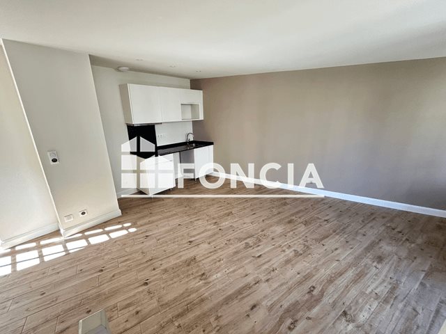 Appartement à louer, 49m², Saintes