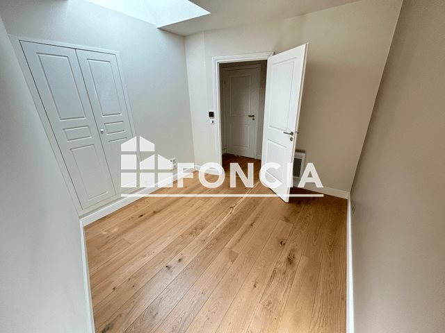 Appartement à louer, 49m², Saintes