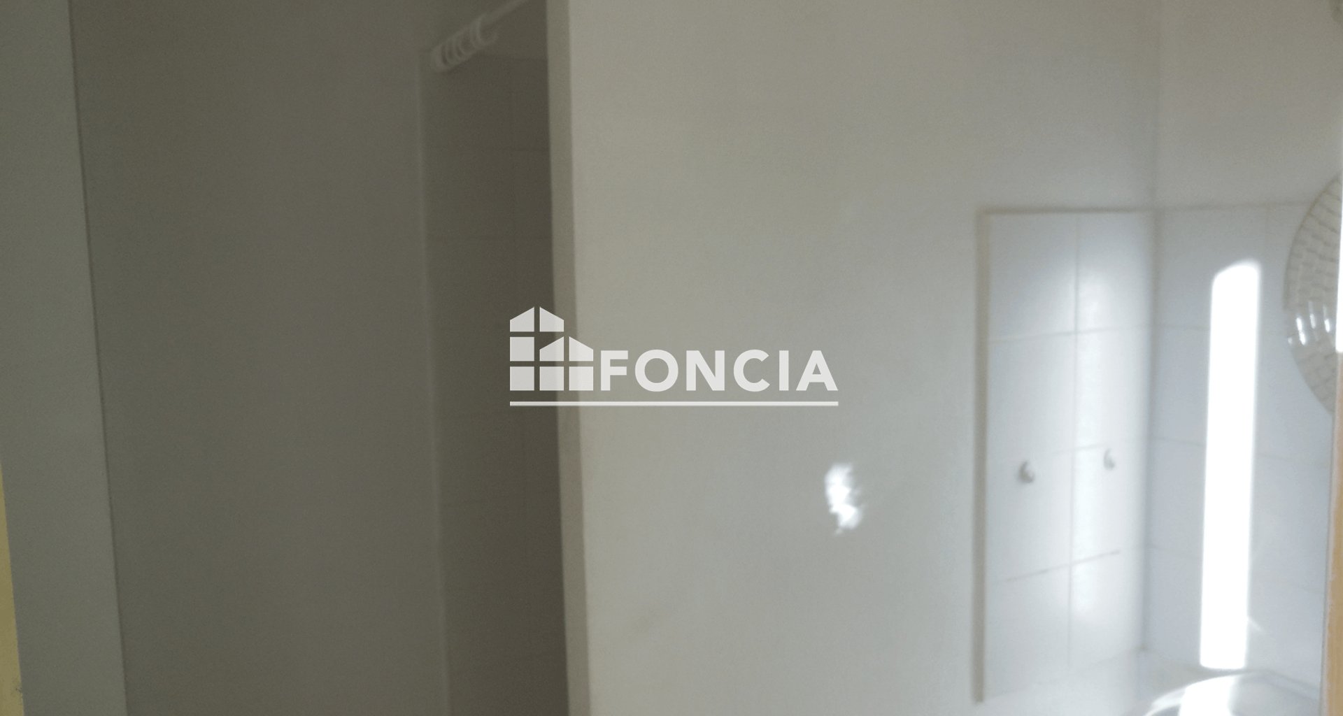 Appartement à louer, 76m², Donzère