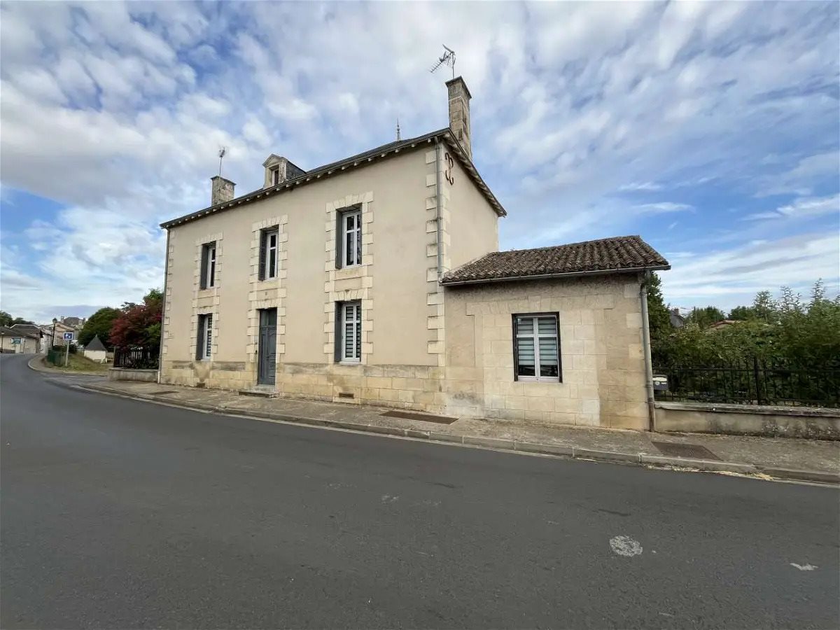 Maison à vendre, 196m², Sommières-du-Clain