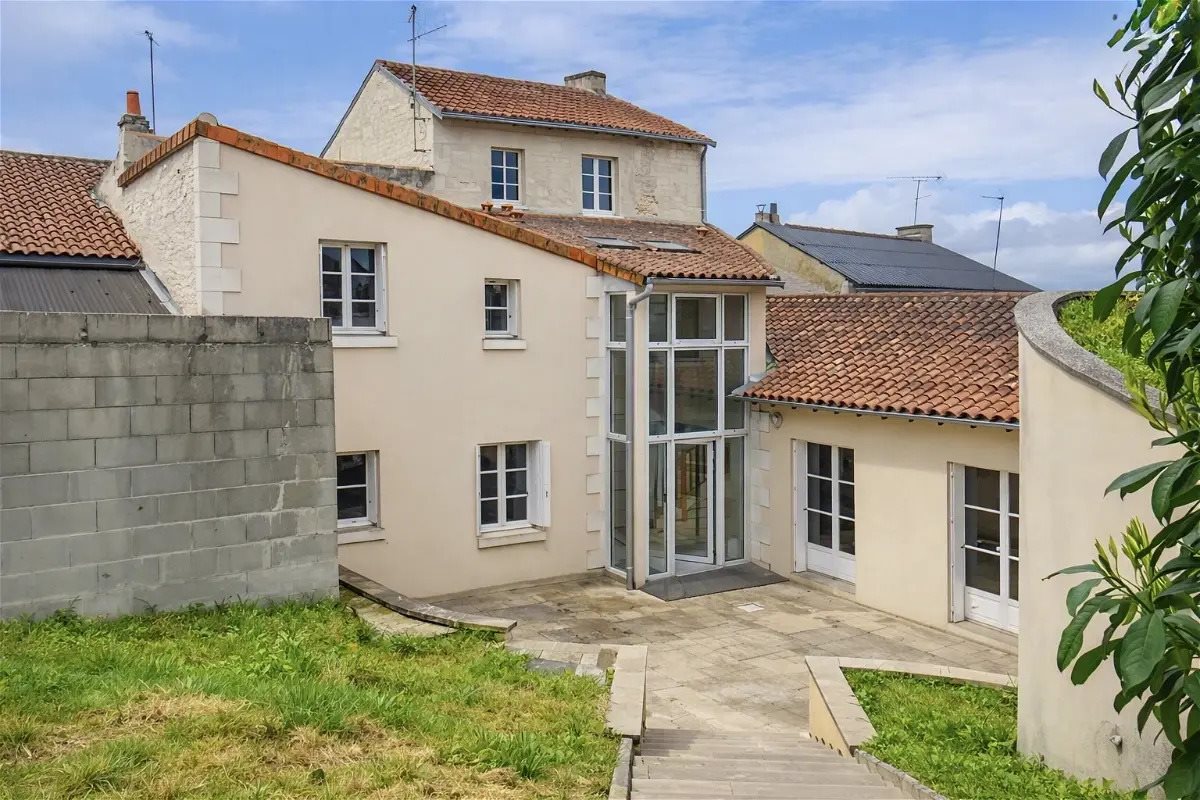 Maison à louer, 187m², Loudun