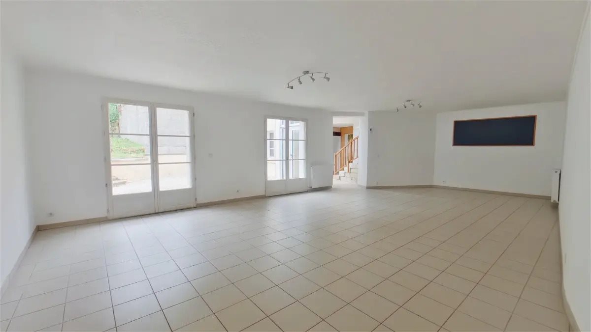 Maison à louer, 187m², Loudun