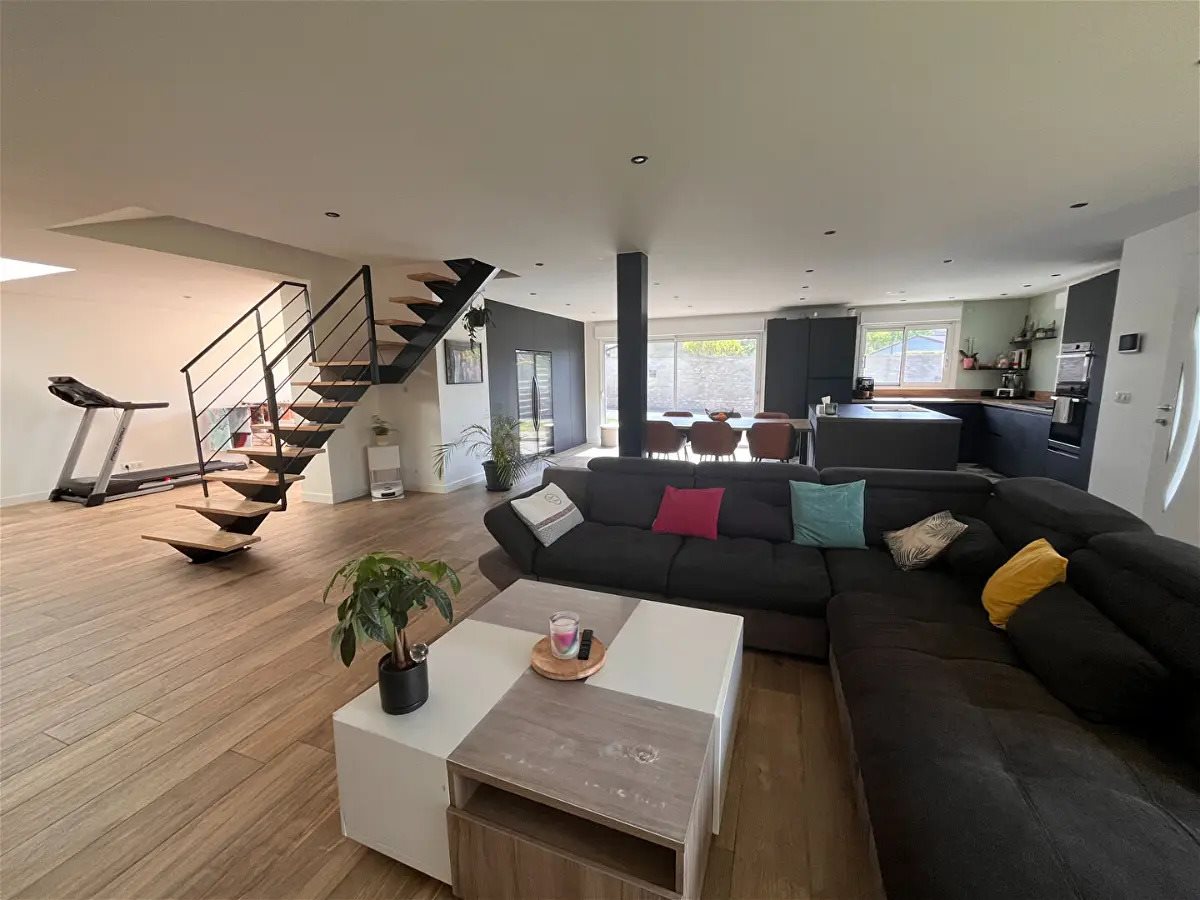 Maison à vendre, 215m², Neuville-de-Poitou