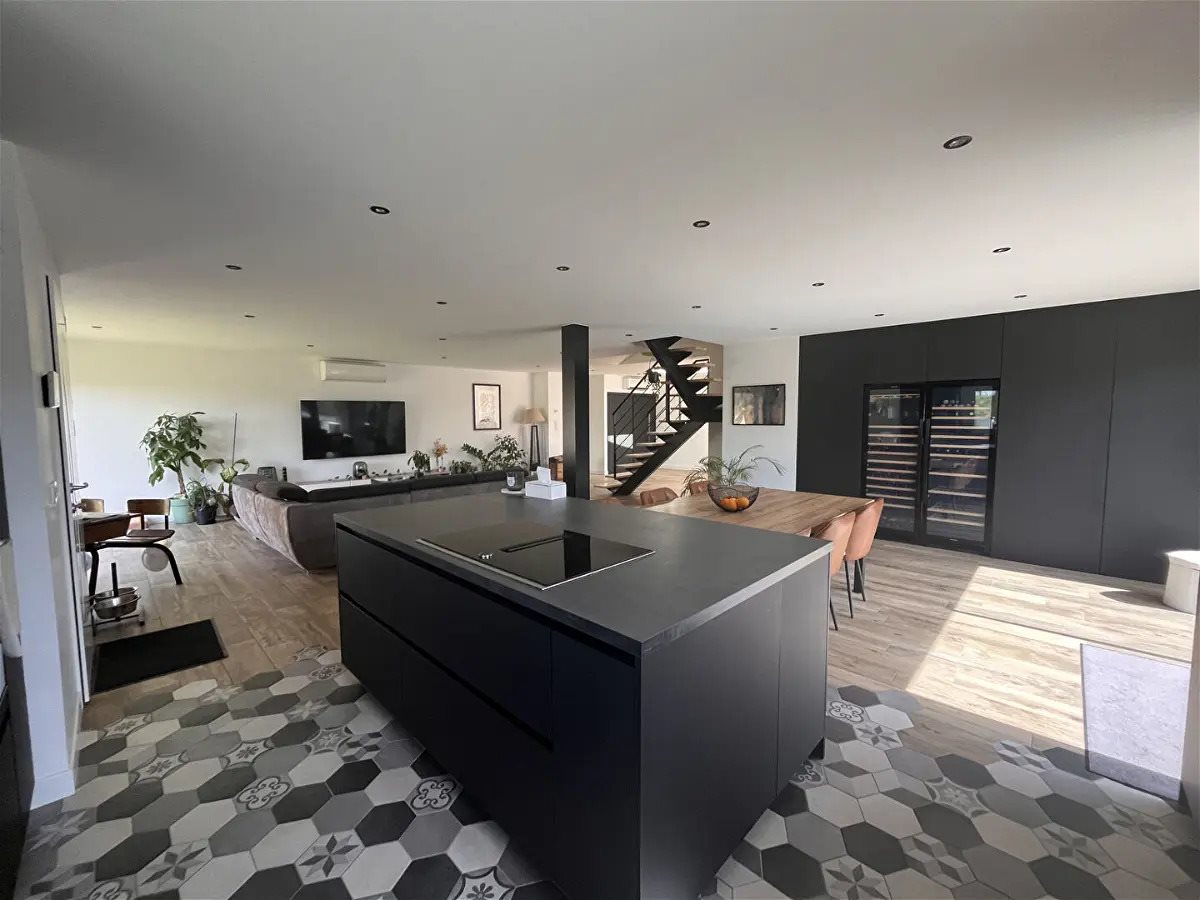 Maison à vendre, 215m², Neuville-de-Poitou