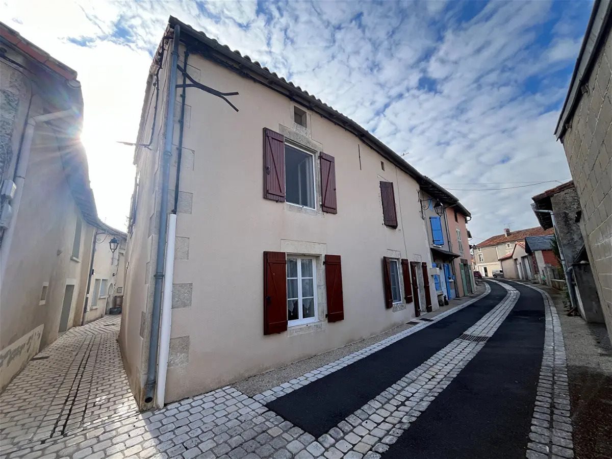 Maison à vendre, 85m², Usson-du-Poitou