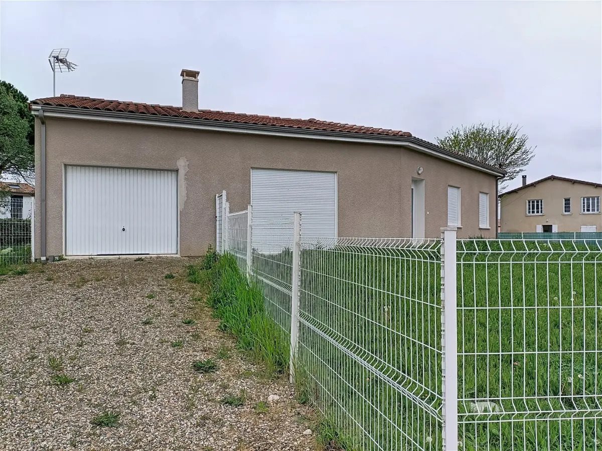 Maison à louer, 95m², Boé