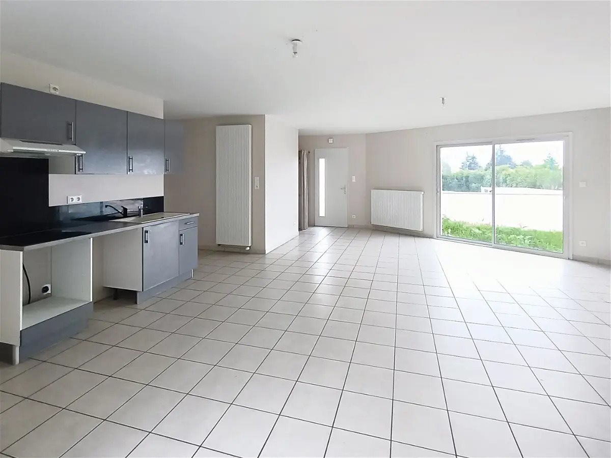 Maison à louer, 95m², Boé