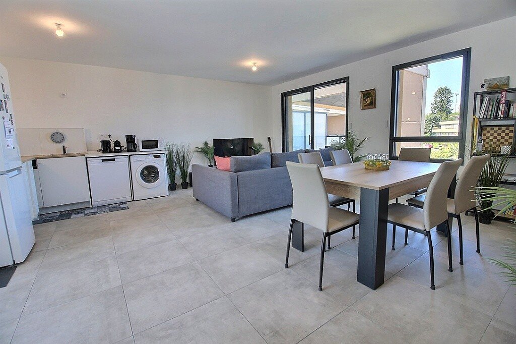 Appartement à louer, 87m², Évian-les-Bains