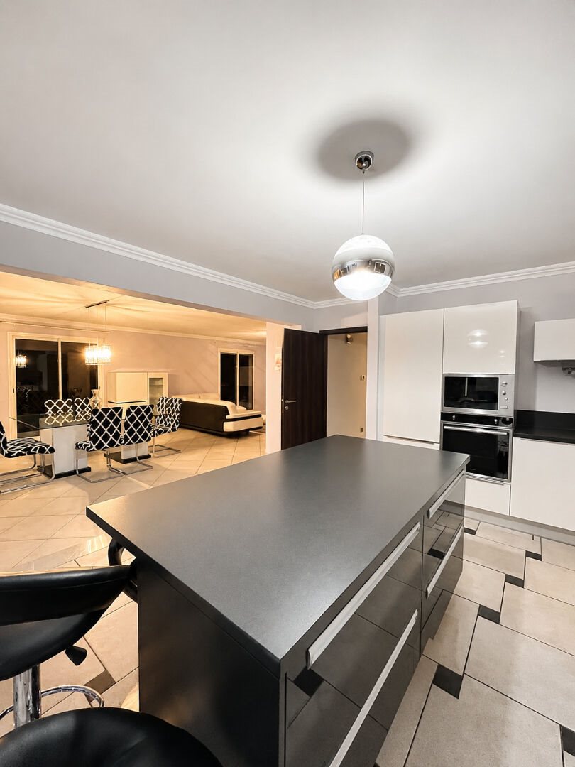 Maison à louer, 210m², Archamps