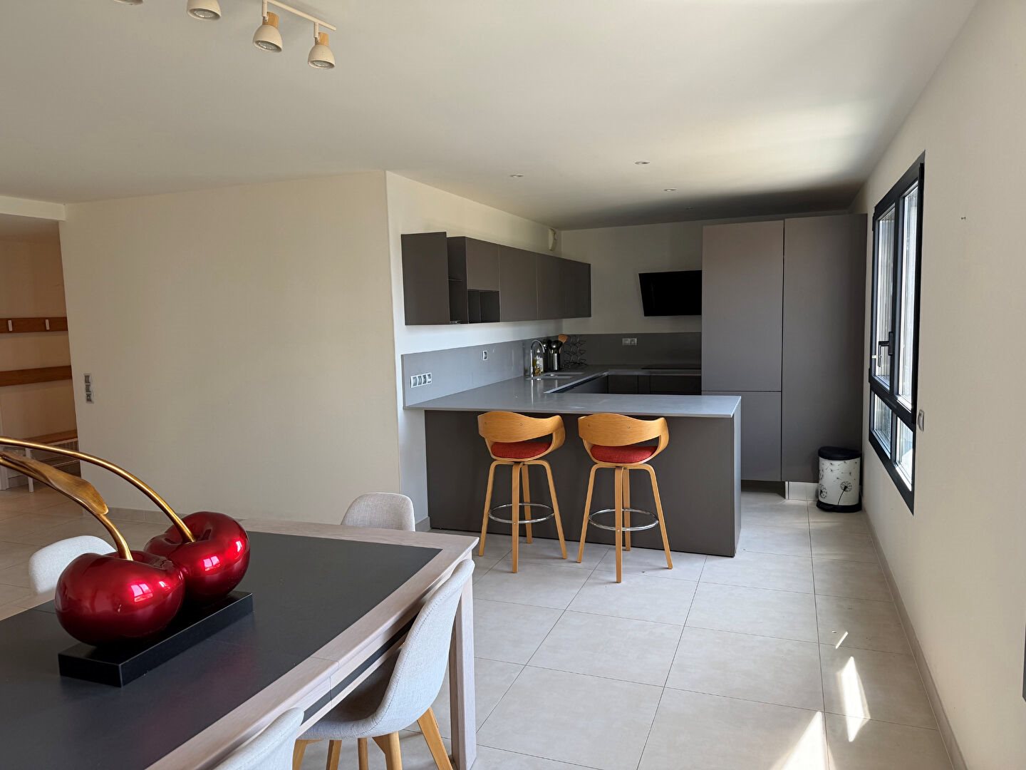 Appartement à louer, 146m², Saint-Genis-Pouilly