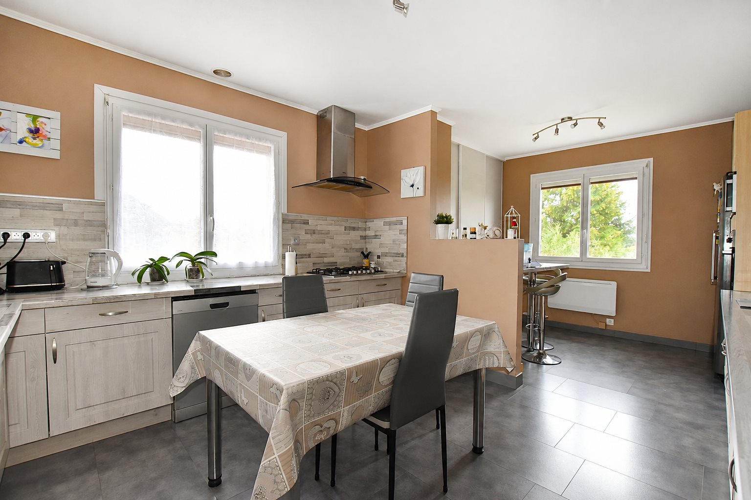 Maison à vendre, 170m², Le Mayet-de-Montagne