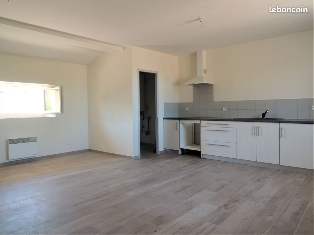Appartement à louer, 81m², La Roque-d'Anthéron